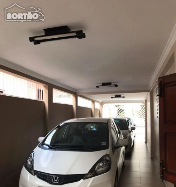 Casa à venda com 3 quartos, 304m² - Foto 10