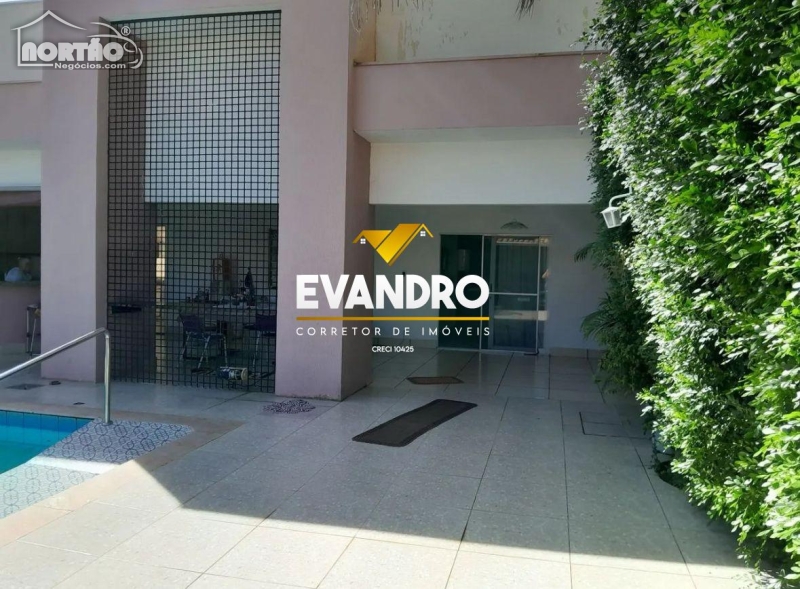 Casa à venda com 4 quartos, 350m² - Foto 4