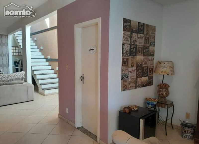 Casa à venda com 4 quartos, 350m² - Foto 7