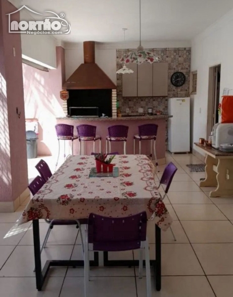 Casa à venda com 4 quartos, 350m² - Foto 8