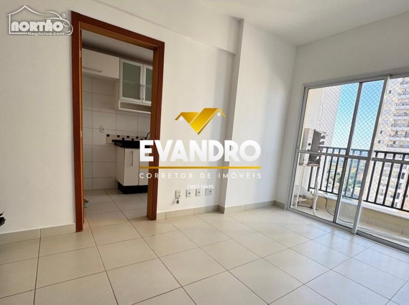 Casa à venda com 3 quartos, 73m² - Foto 3