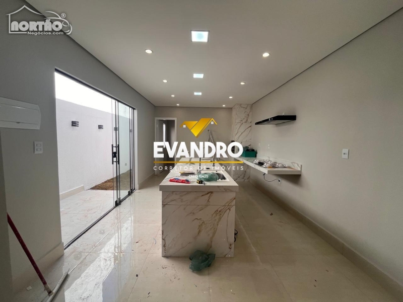 CASA A VENDA NO JARDIM IMPERIAL EM CUIABÁ/MT