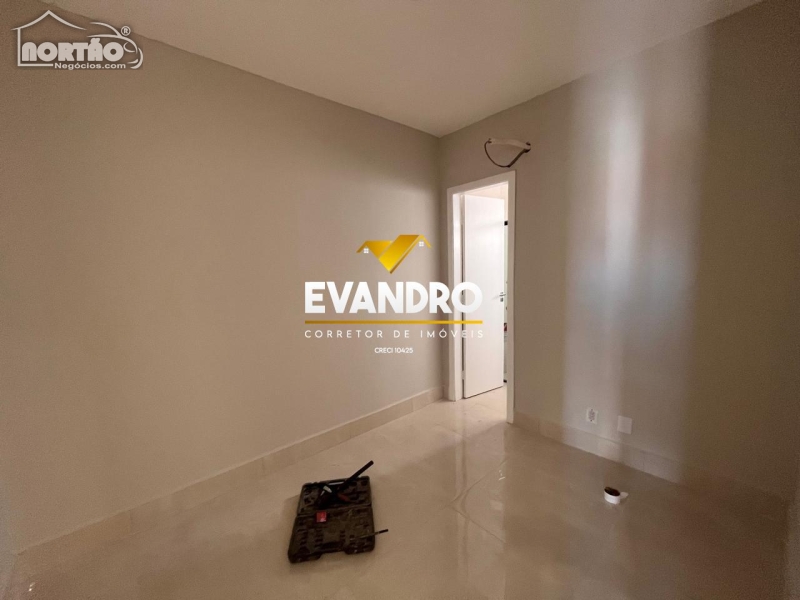 Casa à venda com 3 quartos, 80m² - Foto 6