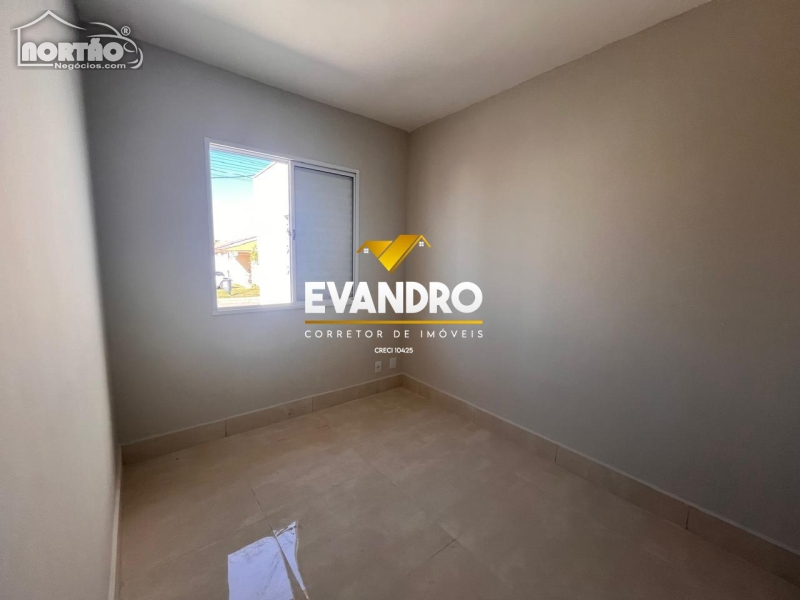Casa à venda com 3 quartos, 80m² - Foto 7