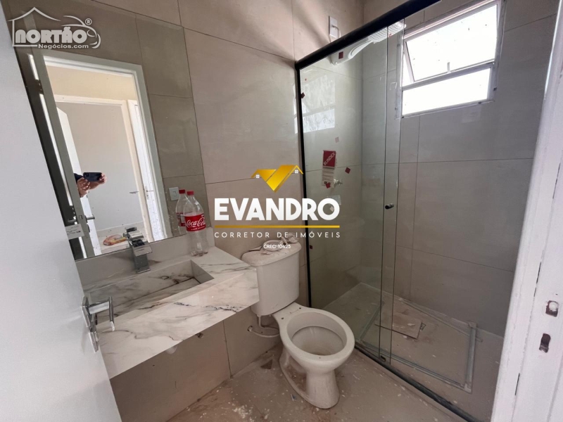 Casa à venda com 3 quartos, 80m² - Foto 8