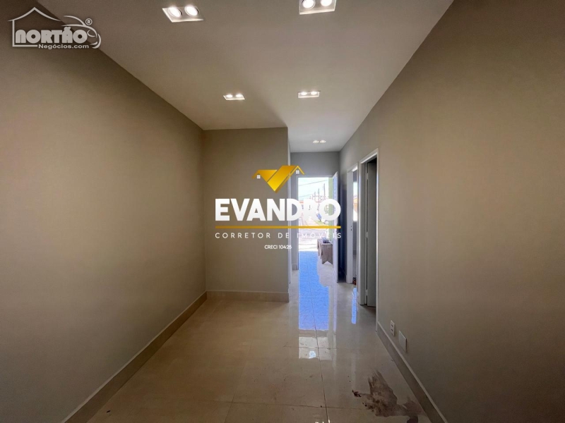 Casa à venda com 3 quartos, 80m² - Foto 9