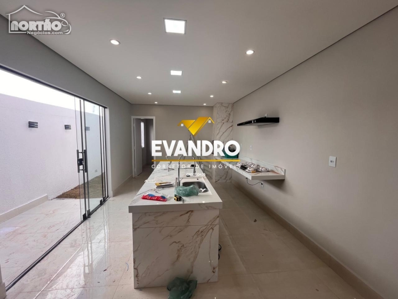 Casa à venda com 3 quartos, 80m² - Foto 10