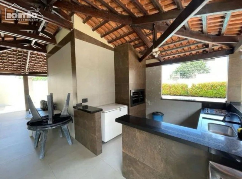 Casa à venda com 3 quartos, 147m² - Foto 4