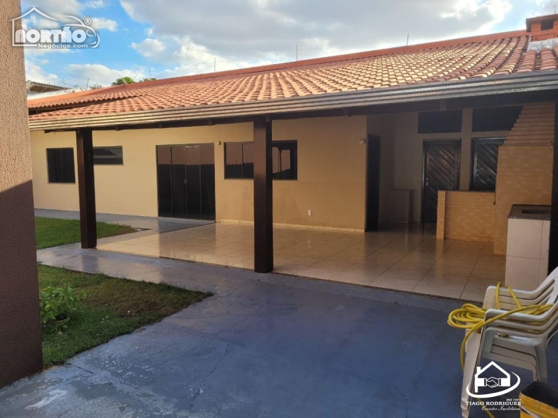 CASA PARA LOCAÇÃO NO SETOR RESIDENCIAL NORTE EM SINOP/MT