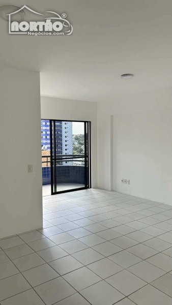 Casa à venda com 4 quartos, 89m² - Foto 2
