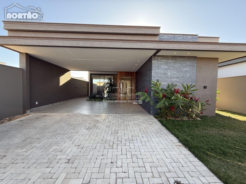CASA a venda no RESIDENCIAL PARIS em Sinop/MT