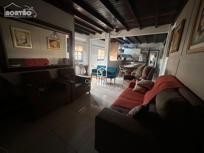 Casa à venda, 1000m² - Foto 2