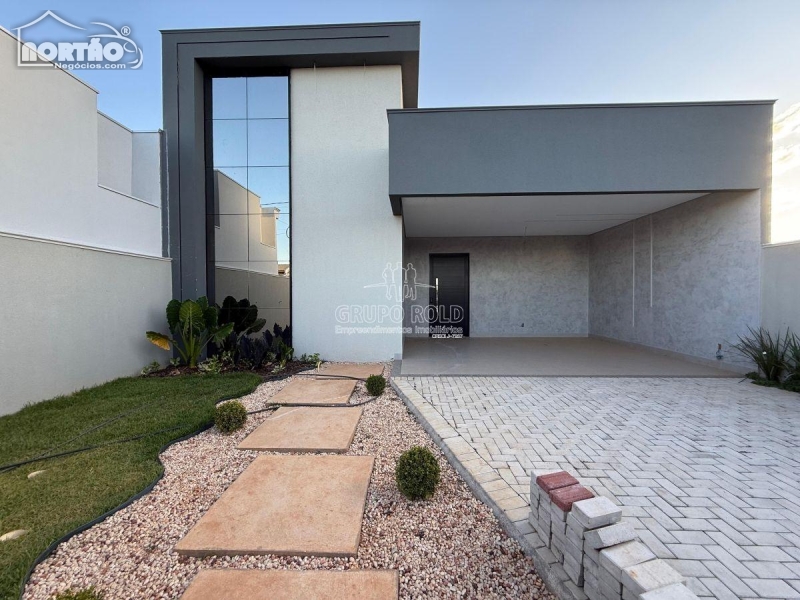 Casa à venda com 4 quartos, 125m² - Foto 3