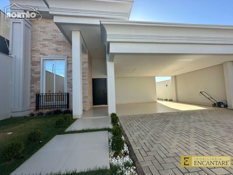 CASA A VENDA NO RESIDENCIAL PARIS EM SINOP/MT