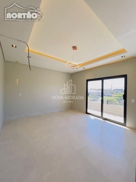 Casa à venda com 4 quartos, 220m² - Foto 7