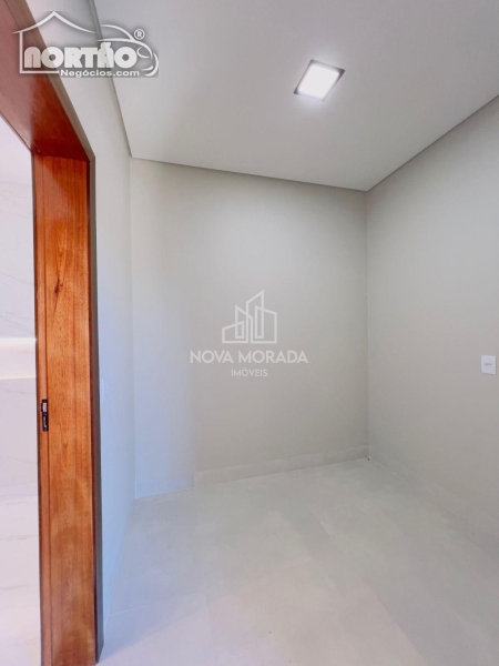 Casa à venda com 4 quartos, 220m² - Foto 8