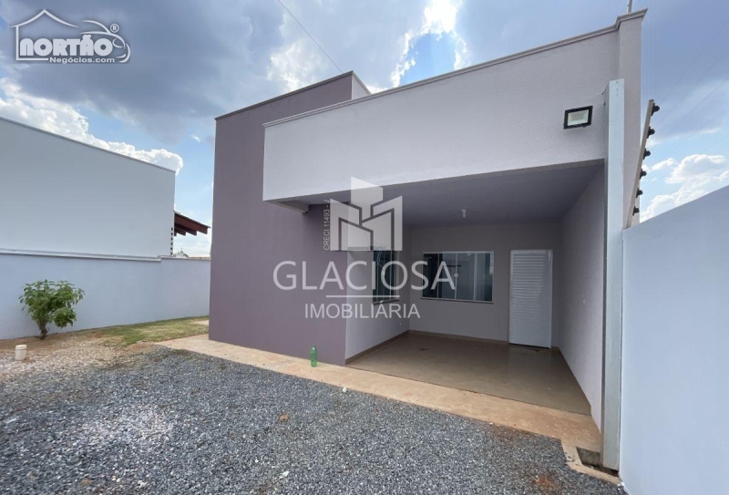 Casa à venda com 3 quartos, 89m² - Foto 2