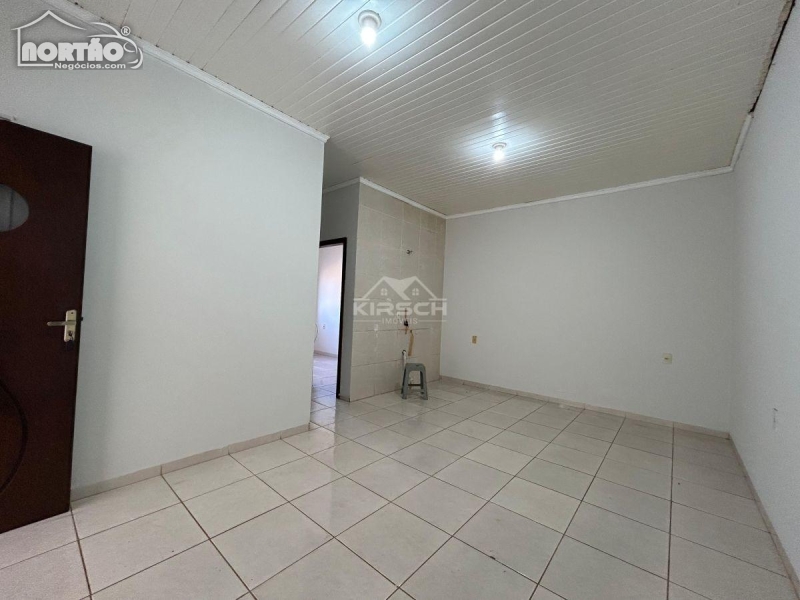 Casa à venda com 3 quartos, 60m² - Foto 8