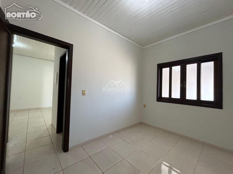 Casa à venda com 3 quartos, 60m² - Foto 10
