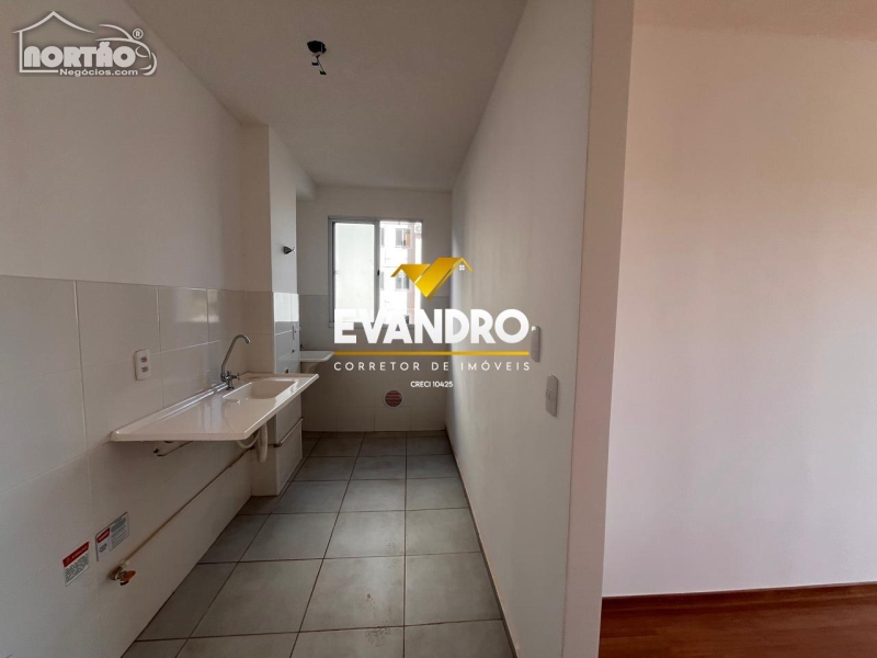 Casa à venda com 2 quartos, 40m² - Foto 4