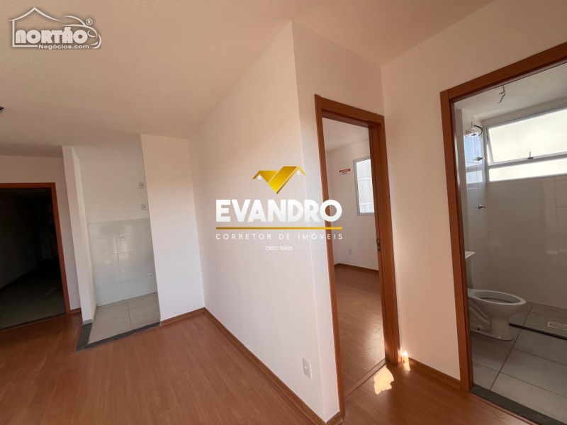 Casa à venda com 2 quartos, 40m² - Foto 7