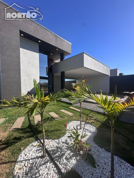 CASA A VENDA NO RESIDENCIAL PARIS - SINOP MT EM SINOP/MT