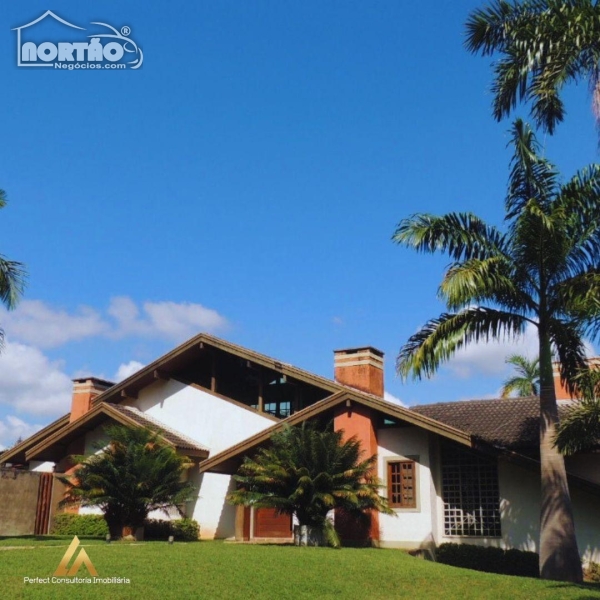 Casa à venda com 4 quartos, 350m² - Foto 4