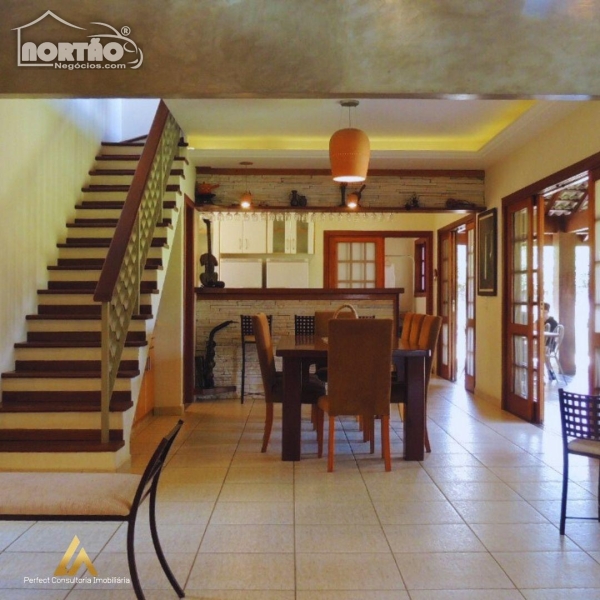 Casa à venda com 4 quartos, 350m² - Foto 5
