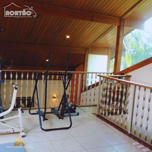 Casa à venda com 4 quartos, 350m² - Foto 7
