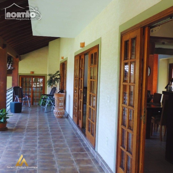 Casa à venda com 4 quartos, 350m² - Foto 9