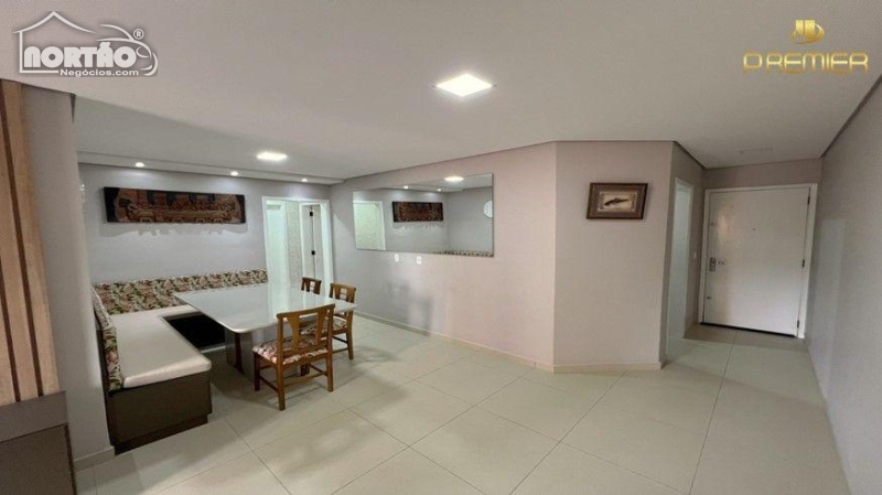 Casa à venda com 5 quartos, 96m² - Foto 3