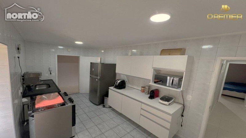 Casa à venda com 5 quartos, 96m² - Foto 9