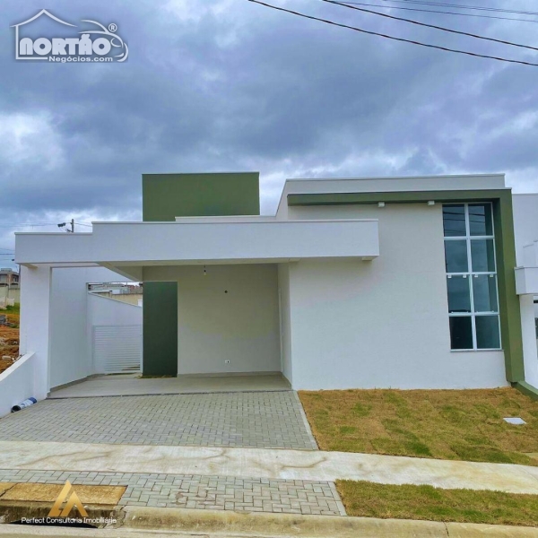CASA A VENDA NO VALE DOS CRISTAIS EM TAUBATÉ/SP