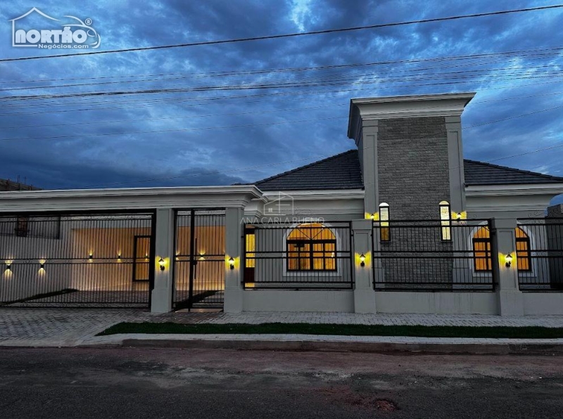 CASA A VENDA NO RESIDENCIAL FLORENÇA EM SINOP/MT