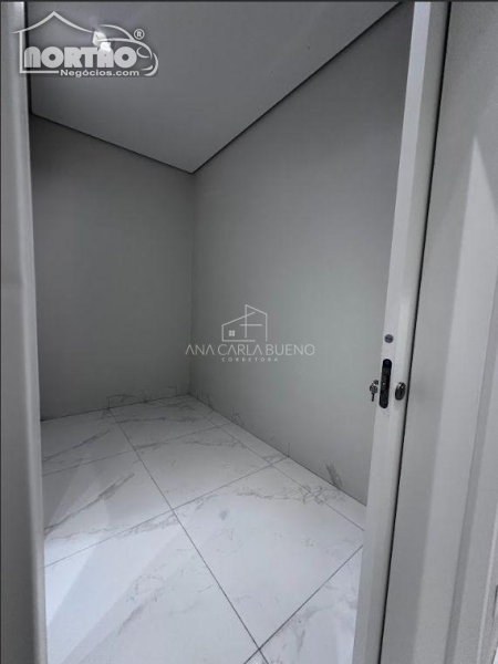 Casa à venda com 1 quarto, 159m² - Foto 2