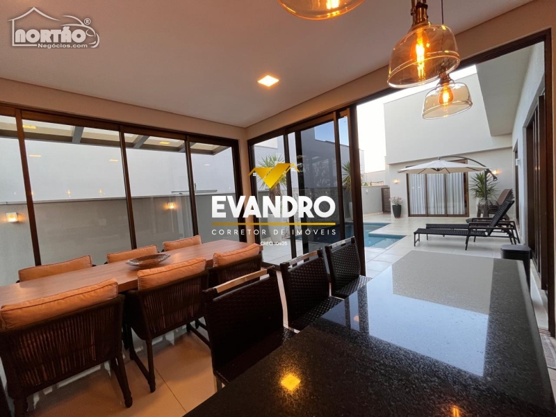 CASA A VENDA NO CONDOMÍNIO BELVEDERE EM CUIABÁ/MT