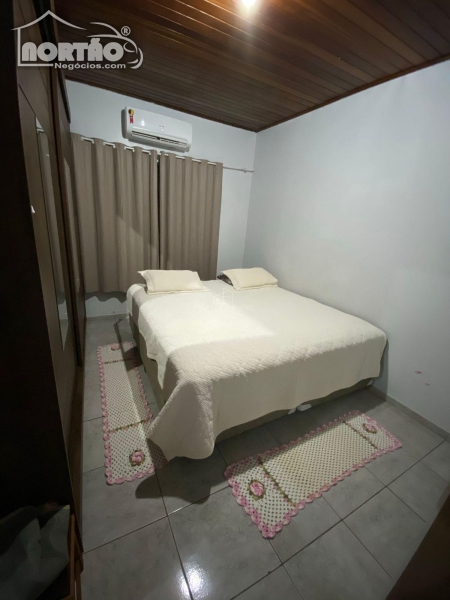 Casa à venda com 4 quartos, 104m² - Foto 3