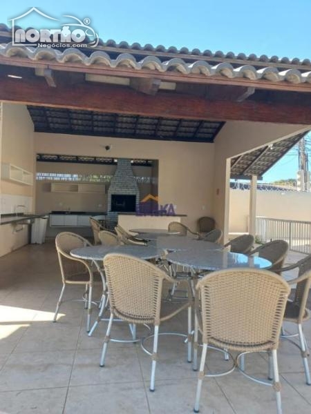 Casa à venda com 3 quartos, 128m² - Foto 2
