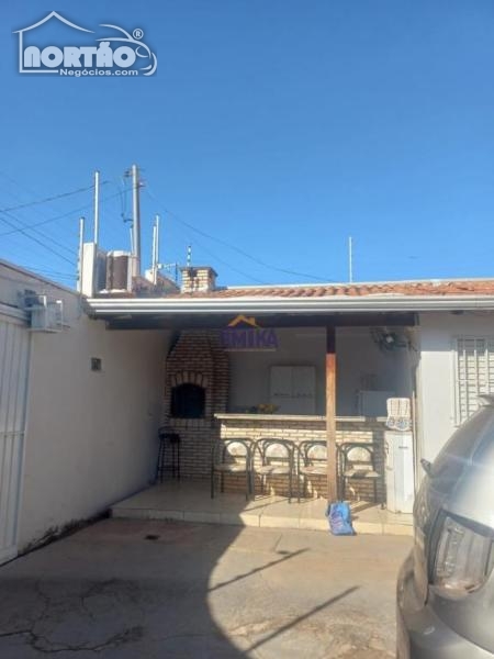 Casa à venda com 2 quartos, 85m² - Foto 3