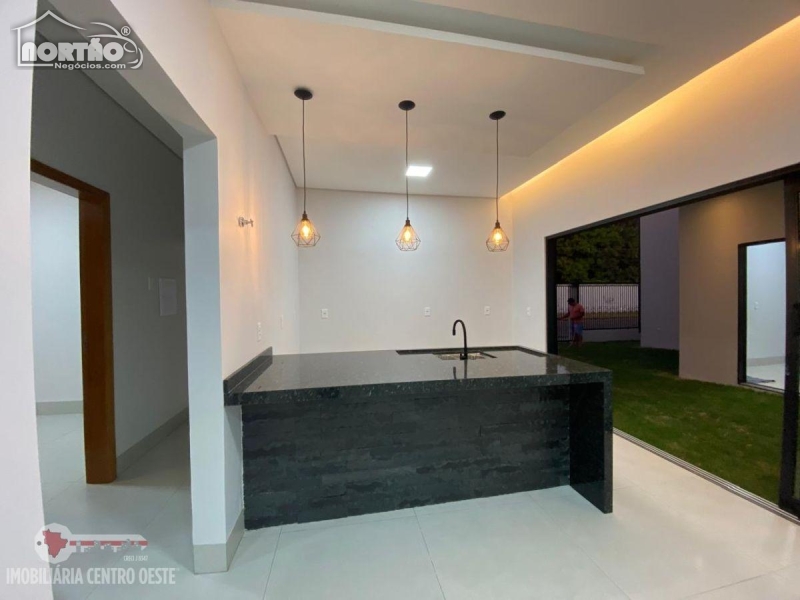 Casa à venda com 3 quartos, 80m² - Foto 4