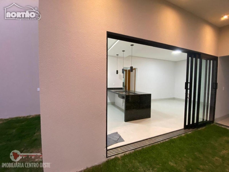 Casa à venda com 3 quartos, 80m² - Foto 3