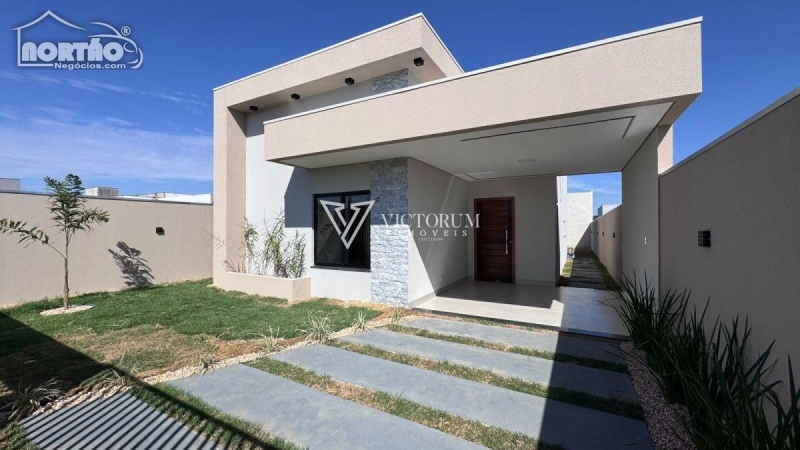 CASA A VENDA NO JARDIM BOUNGAINVILLE EM SINOP/MT