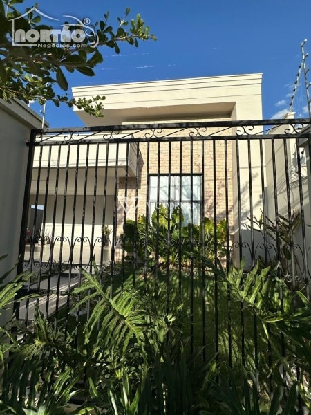 CASA A VENDA NO RESIDENCIAL PARIS EM SINOP/MT