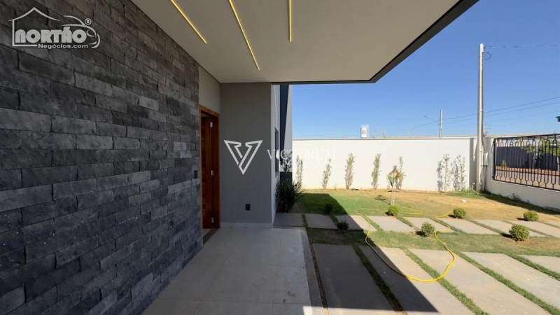 Casa à venda com 3 quartos, 90m² - Foto 2
