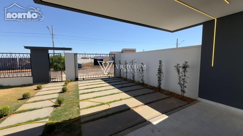 Casa à venda com 3 quartos, 90m² - Foto 3