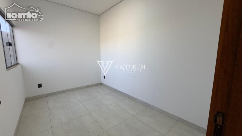 Casa à venda com 3 quartos, 90m² - Foto 8