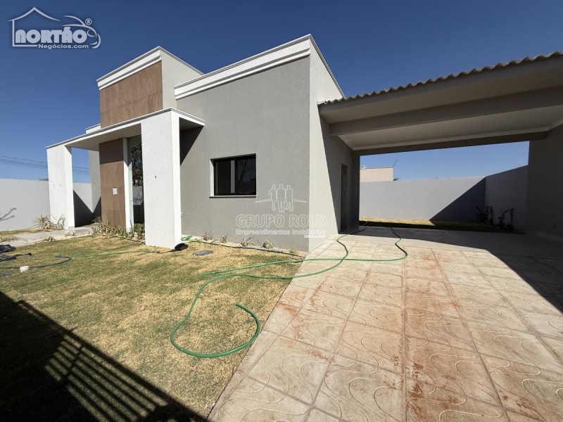 Casa à venda com 4 quartos - Foto 2