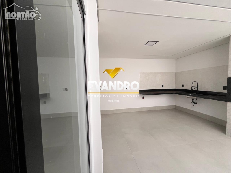 Casa à venda com 3 quartos, 80m² - Foto 6
