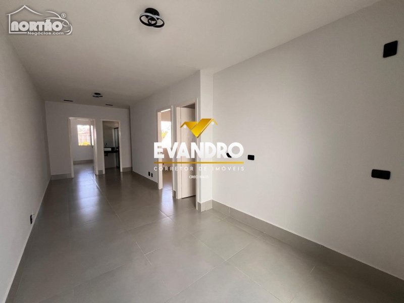 Casa à venda com 3 quartos, 80m² - Foto 7