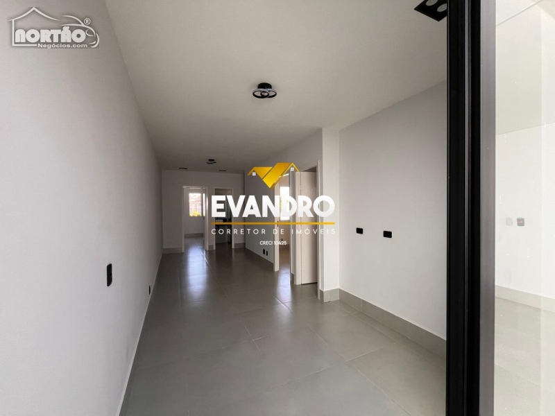 Casa à venda com 3 quartos, 80m² - Foto 8